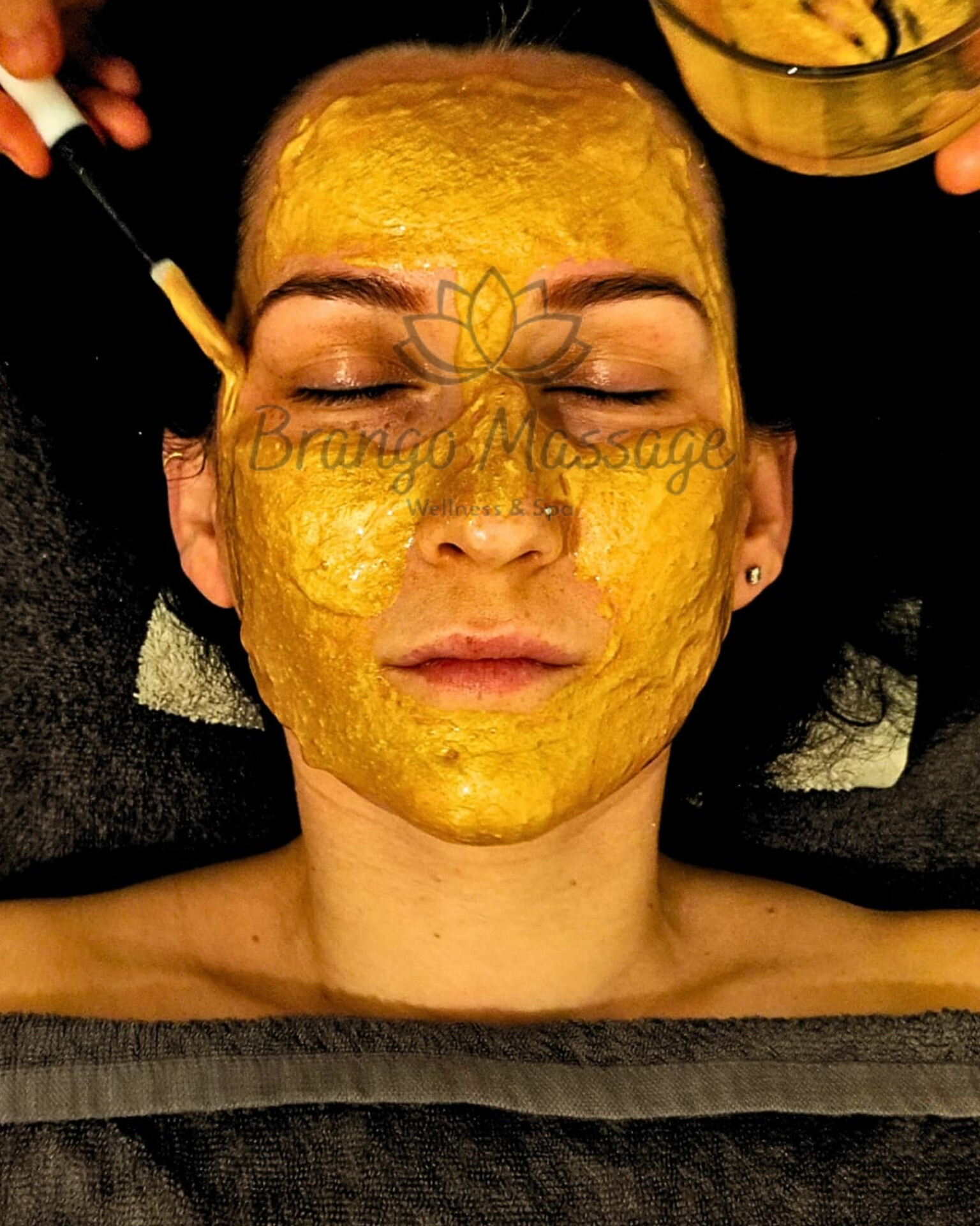 Gold Face Mask - Brango Massage